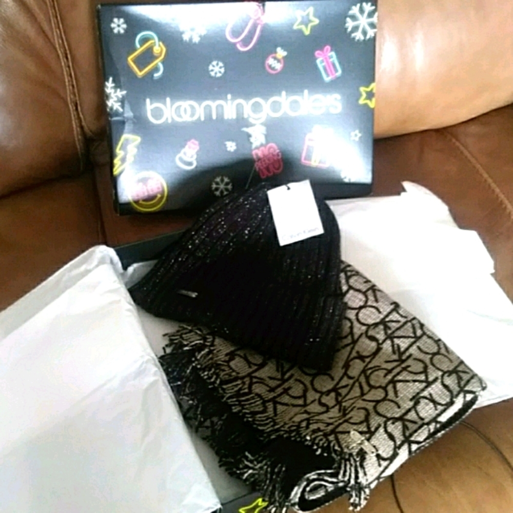 NWT calvin klein black beanie and scarf set